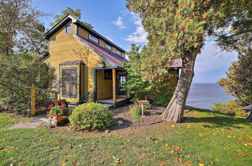 Photo 23 - Lake Champlain Cottage w/ Kayak & Private Dock