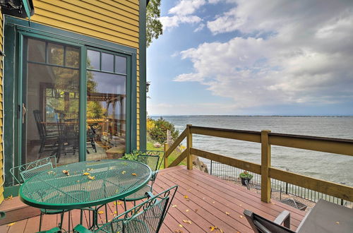 Photo 2 - Lake Champlain Cottage w/ Kayak & Private Dock