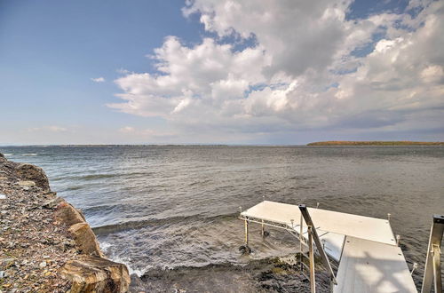 Photo 10 - Lake Champlain Cottage w/ Kayak & Private Dock