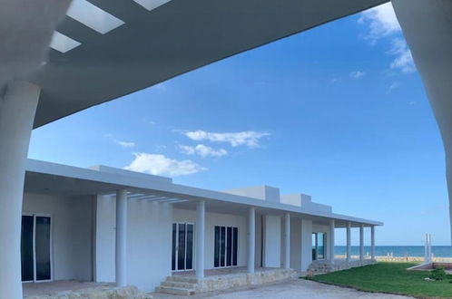 Foto 56 - Stunning Beachfront Suites Fiber Optic East of Progreso