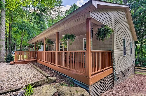 Photo 10 - Cozy Home w/ Covered Deck by Beech Mountain Skiing