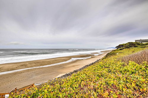 Photo 20 - Beachfront Condo w/ Patio & Views - Walk to Shore