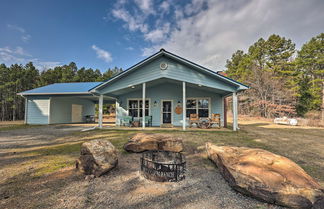 Photo 1 - 'Le Bleu', Bright Hodgen Home w/ Fire Pit + Views