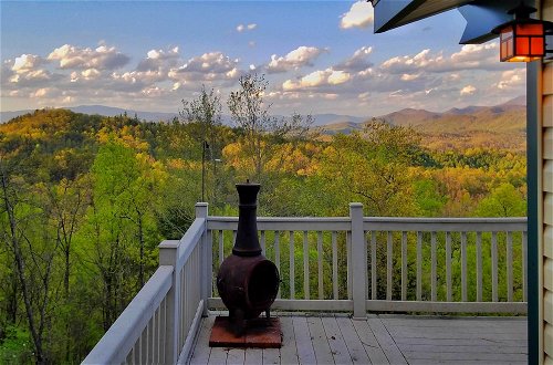 Foto 9 - Secluded Mountain Home w/ Stunning Views & Deck