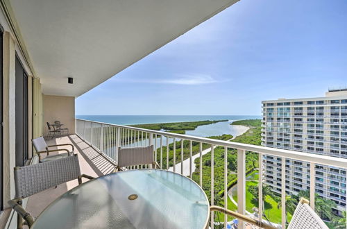 Foto 5 - Beachfront Marco Island Condo w/ Pool Access