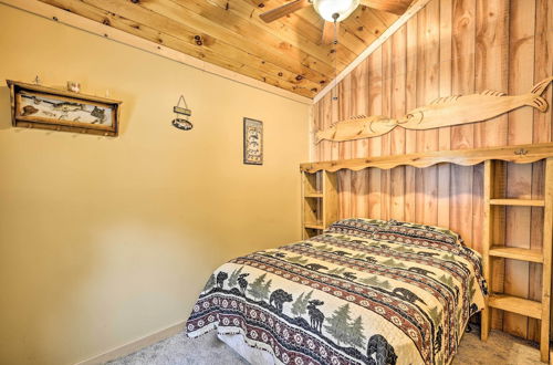 Photo 11 - Pet-friendly Brantingham Cabin by ATV Trails