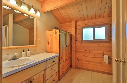 Photo 18 - Leavenworth Cabin 3 Mi to Lake Wenatchee: Hot Tub