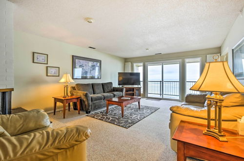 Photo 13 - Lincoln City Condo: Pool Access, Walk to Beach