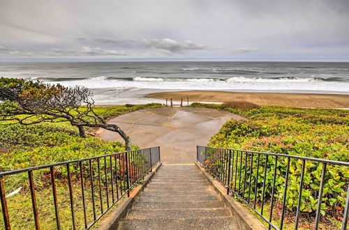 Photo 2 - Beachfront Condo w/ Patio & Views - Walk to Shore