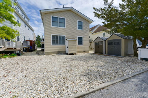 Photo 5 - Avalon Vacation Rental w/ Porch & Grill