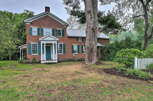 Photo 35 - Timeless Winesburg House With Private Balcony