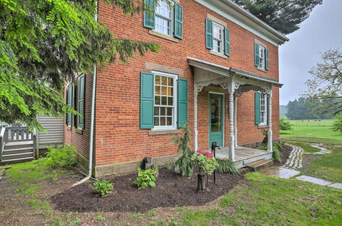 Photo 37 - Timeless Winesburg House With Private Balcony