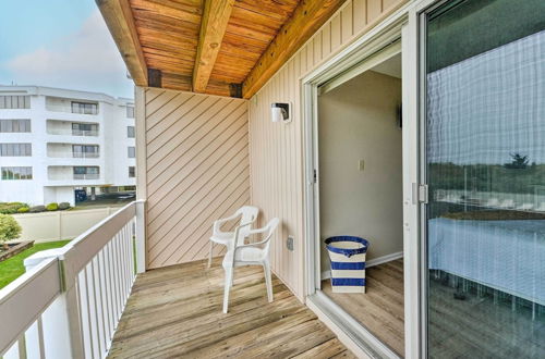 Photo 7 - Brigantine Condo w/ Beach Access & Pool Views