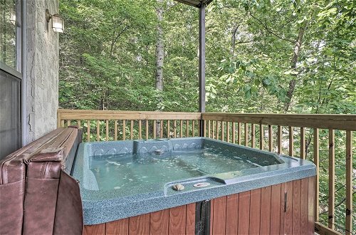 Foto 20 - Rustic Pigeon Forge Home w/ Private Hot Tub
