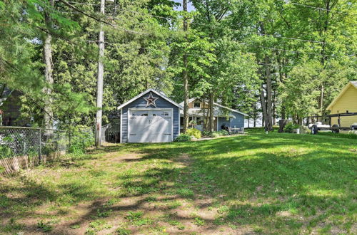 Foto 14 - White Lake Home W/patio, Fire Pit, Boat Dock