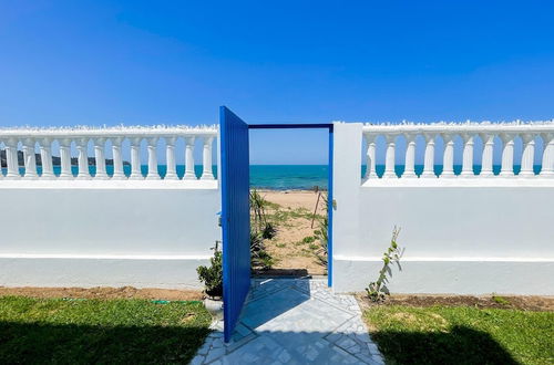 Photo 8 - The Sea House Beach Front Villa With Pool