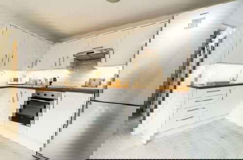 Foto 7 - Luxury Islington Apartment with Balcony