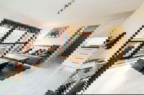 Foto 11 - Luxury Islington Apartment with Balcony