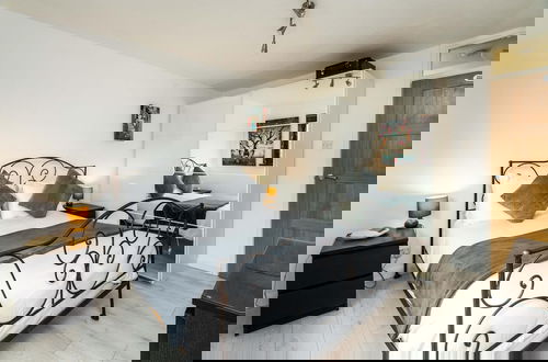 Foto 3 - Luxury Islington Apartment with Balcony