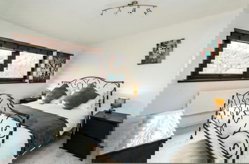 Foto 4 - Luxury Islington Apartment with Balcony