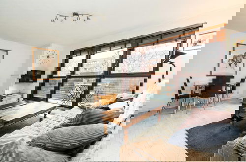 Foto 14 - Luxury Islington Apartment with Balcony