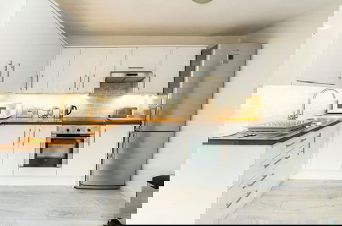 Foto 8 - Luxury Islington Apartment with Balcony