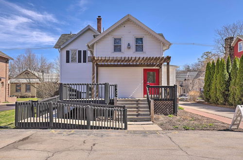 Photo 10 - Charming & Walkable Fairport Village Apartment