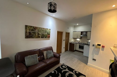 Photo 1 - Immaculate 1-bed Apartment in Birmingham