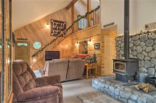 Photo 10 - Cozy Camp Connell Abode w/ Large Game Room
