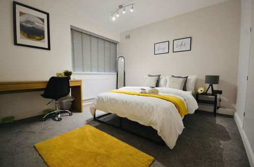 Photo 8 - Stunning 3-bed Ground Floor Apartment in Coventry