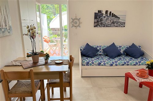 Photo 4 - Charming Studio Apartment a few Steps From the Beach