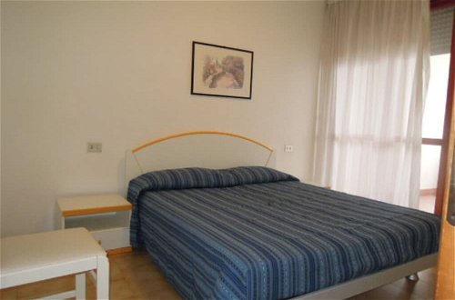 Photo 3 - cozy Two-bedroom Apartment in a Seafront Building