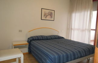 Photo 3 - cozy Two-bedroom Apartment in a Seafront Building