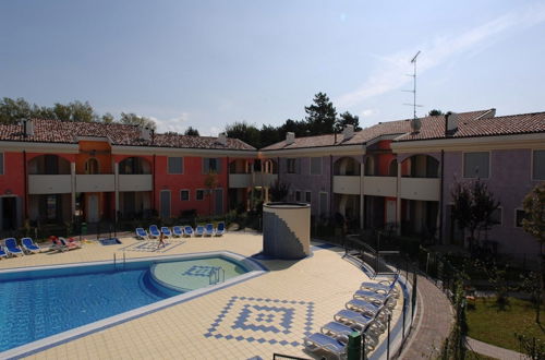 Photo 8 - Modern Apartment With Swimming Pool