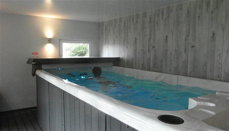 Photo 1 - Amazing Cottage With Indoor Private Pool