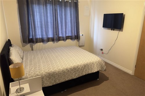 Photo 9 - Lovely 2 Bedroom Family Holiday Home in London