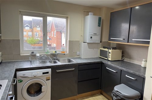 Photo 20 - Lovely 2 Bedroom Family Holiday Home in London