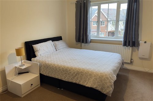 Foto 13 - Lovely 2 Bedroom Family Holiday Home in London