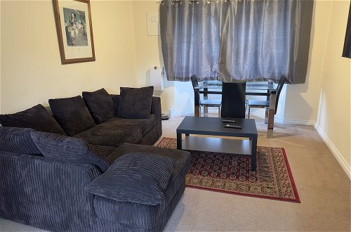 Photo 30 - Lovely 2 Bedroom Family Holiday Home in London
