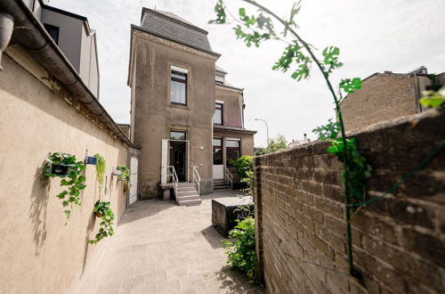 Photo 26 - Baroque Style Townhome Garden Patio Prkg