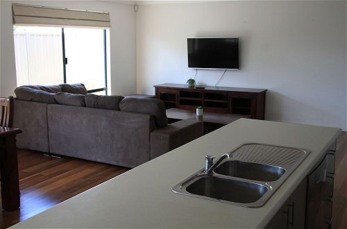 Photo 2 - Southern River Family Accommodation
