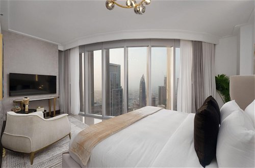 Photo 13 - Ultra Chic High-floor Apt w Direct Burj Khalifa Fountains Views