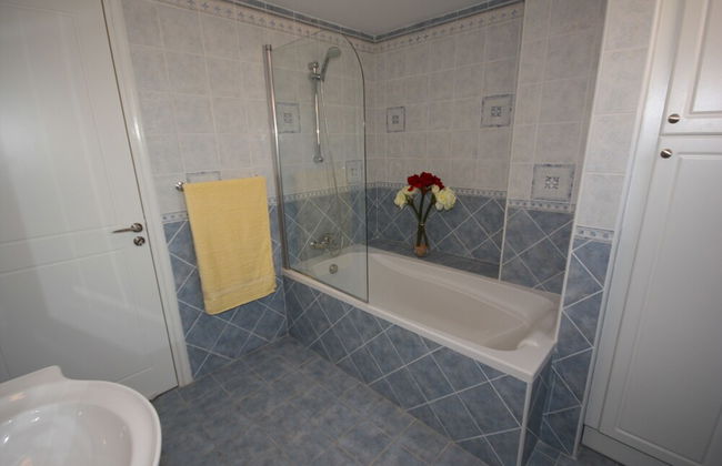 A Three-bedroom Villa With a Private Pool and Landscaped Garden Wi-fi - Foto 13