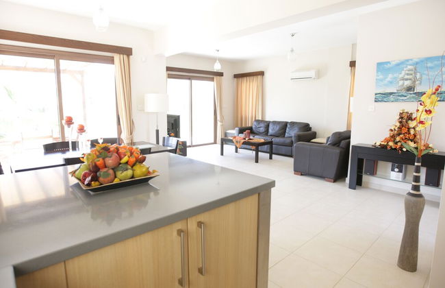 A Three-bedroom Villa With a Private Pool and Landscaped Garden Wi-fi - Foto 5