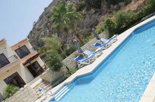 Photo 15 - A Three-bedroom Villa With a Private Pool and Landscaped Garden. Wi-fi