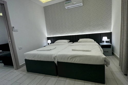 Photo 4 - Luxury Room Near Downtown