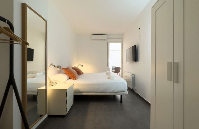 AinB Barcelona Sants Apartments - Photo 18