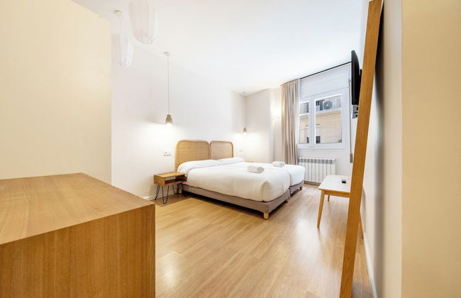 AinB Barcelona Sants Apartments - Photo 21