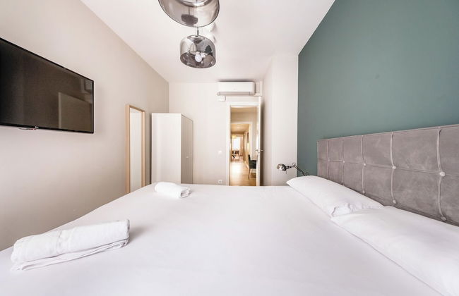 AinB Barcelona Sants Apartments - Photo 25