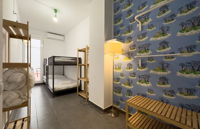 AinB Barcelona Sants Apartments - Photo 14